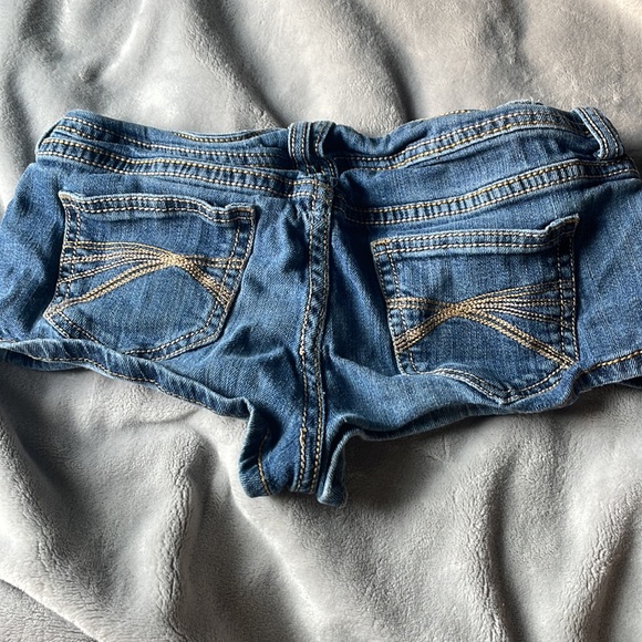 Decree short jean shorts. Size 5. - Picture 2 of 5